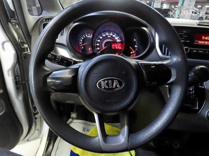 Kia Ray Van 1.0 Gasoline Van Premium Type 9