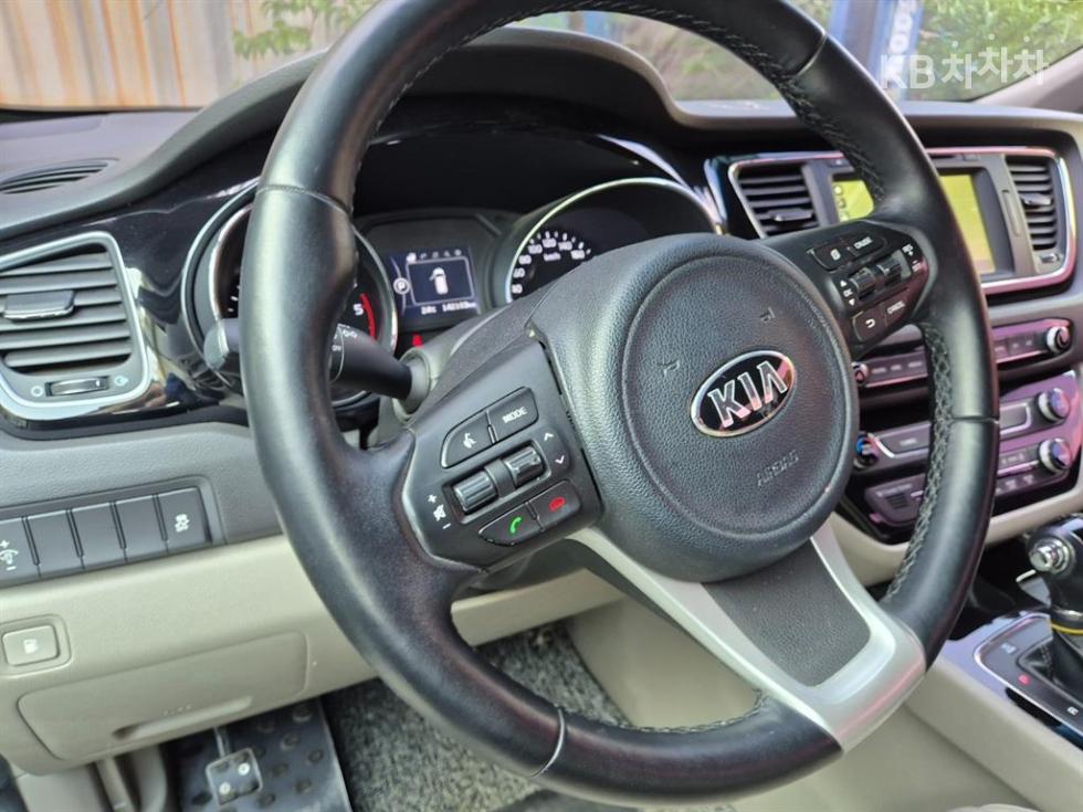 2016 - kia carnival