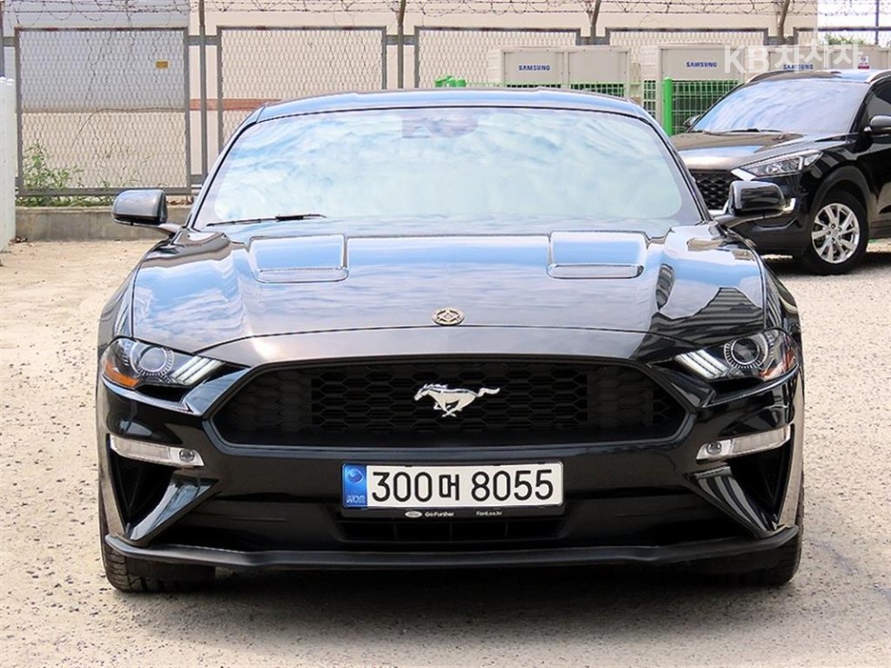 2023 ford mustang