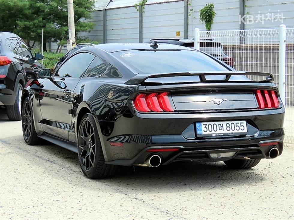2023 - ford mustang