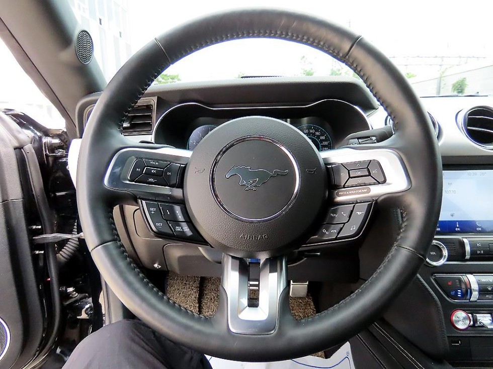 2023 - ford mustang