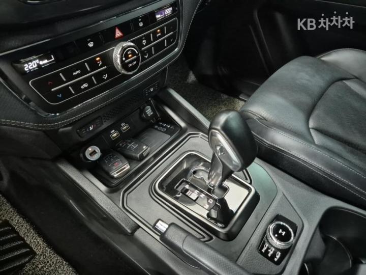 KG Mobility (Ssangyong) Rexton Sport Khan 2.2 4WD Noblesse 9