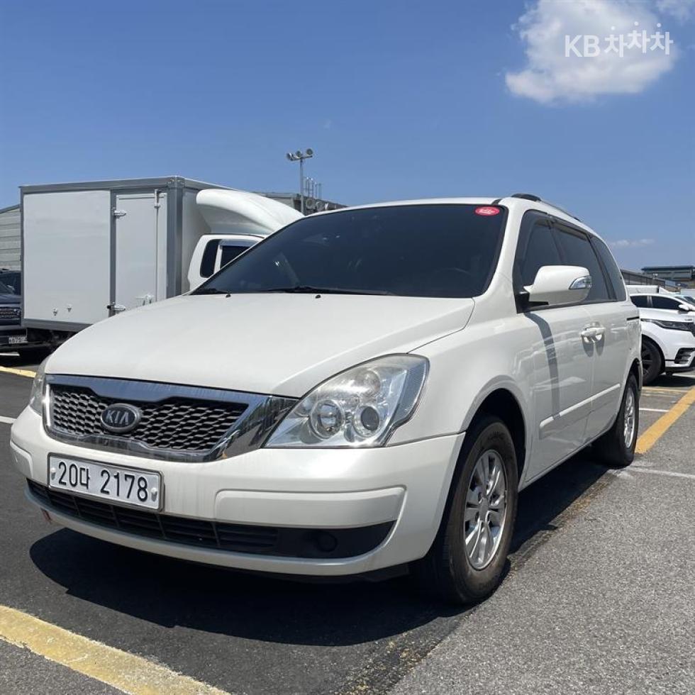 2011 kia carnival