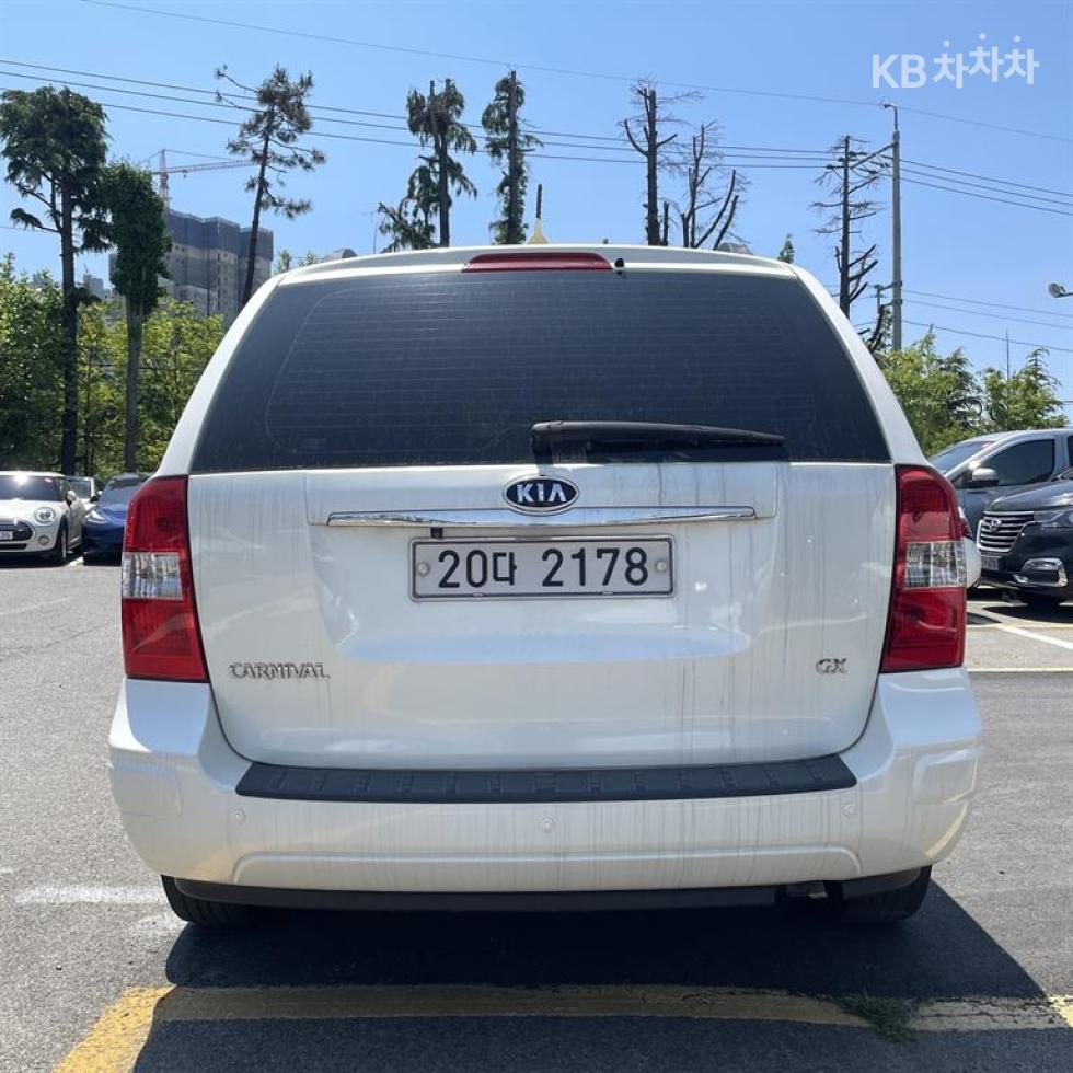2011 - kia carnival