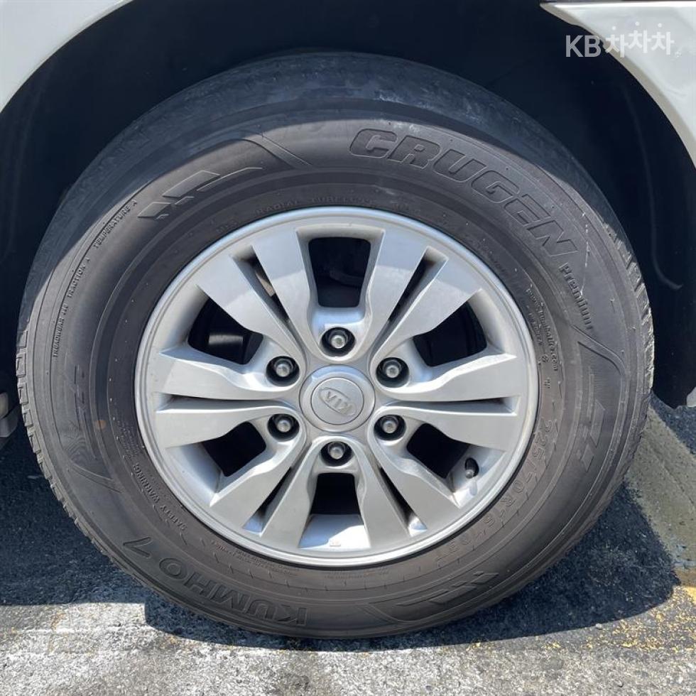 2011 - kia carnival