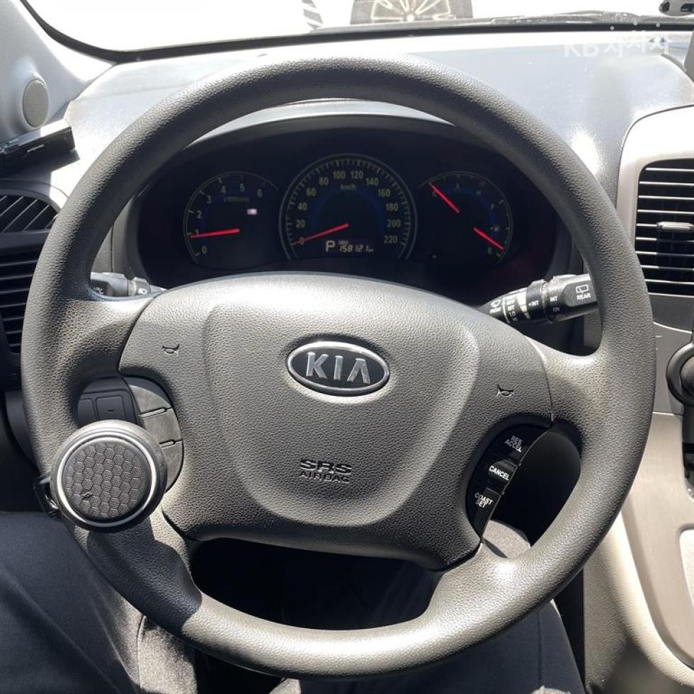 2011 - kia carnival