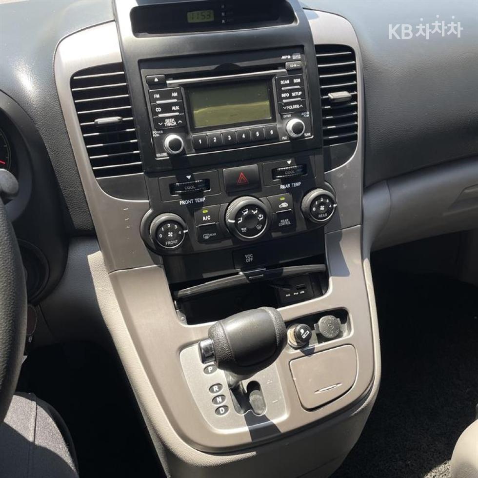 2011 - kia carnival