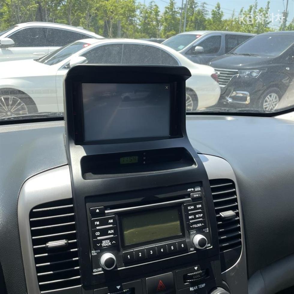 2011 - kia carnival