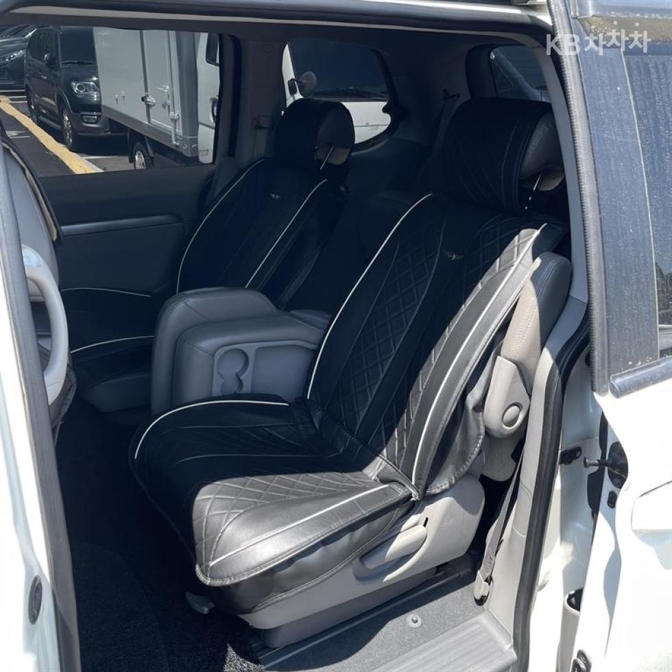 2011 - kia carnival