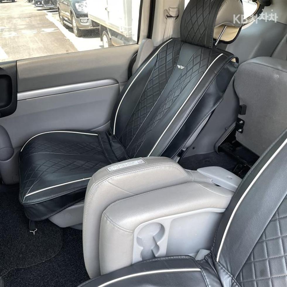 2011 - kia carnival