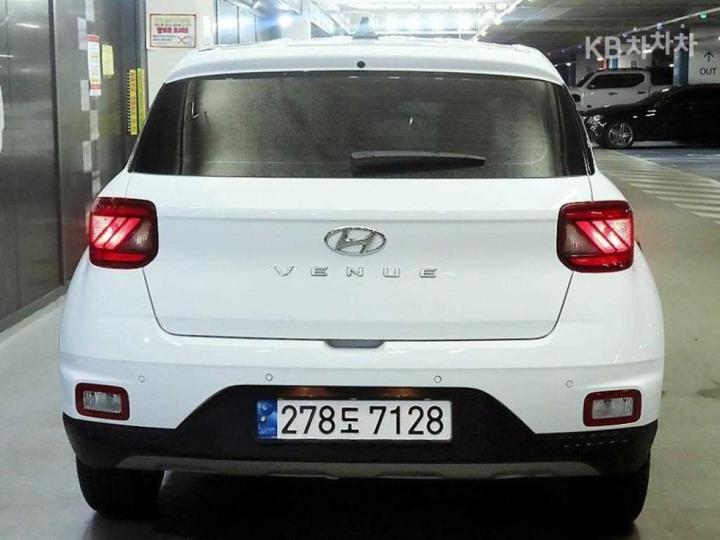 Hyundai Venue Gasoline 1.6 Premium — фото 5