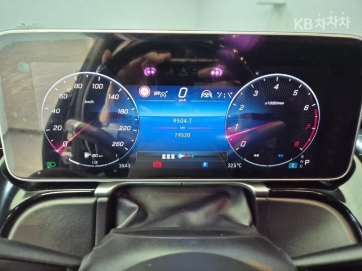 Mercedes-Benz S-Class W223 Maybach S580 4Matic Base Type 7