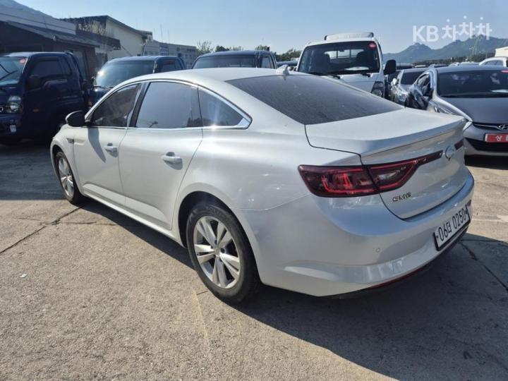 Renault SM6 1.5 dCi SE 8