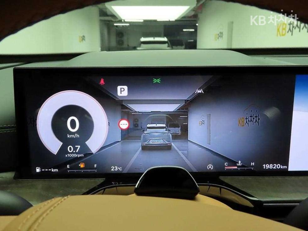 2025 Genesis GV80 photo