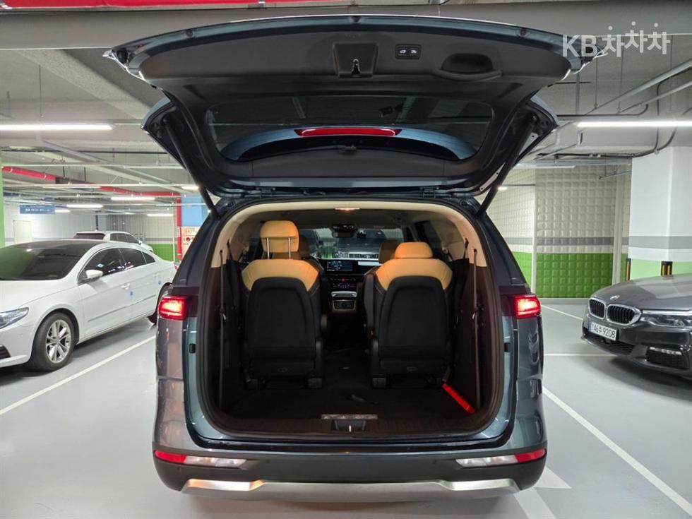 2023 - kia carnival