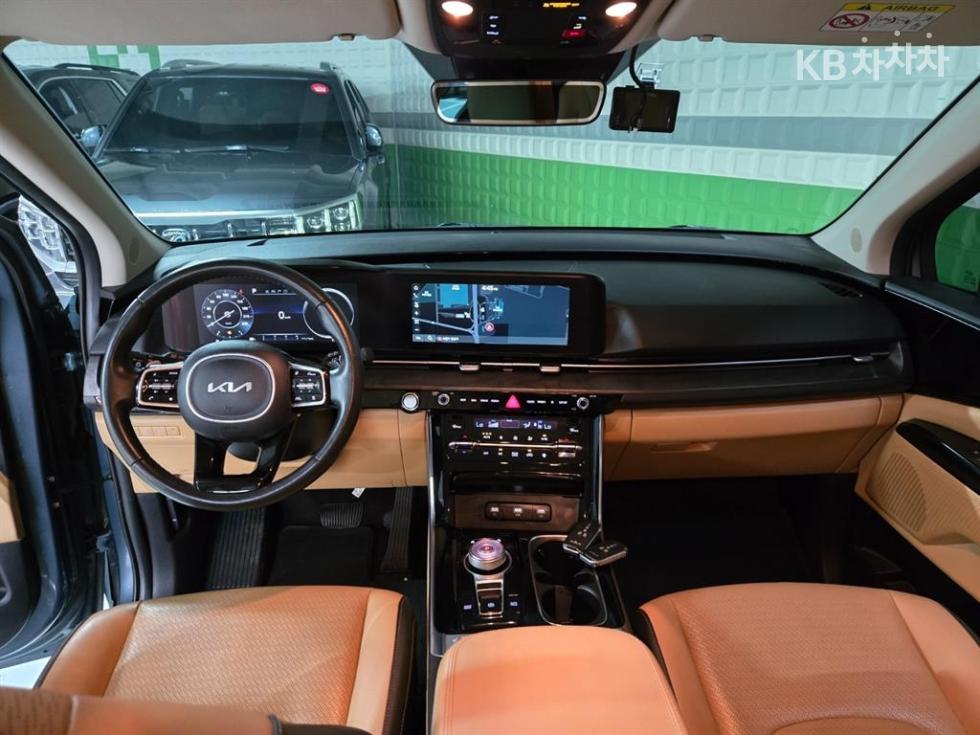 2023 - kia carnival