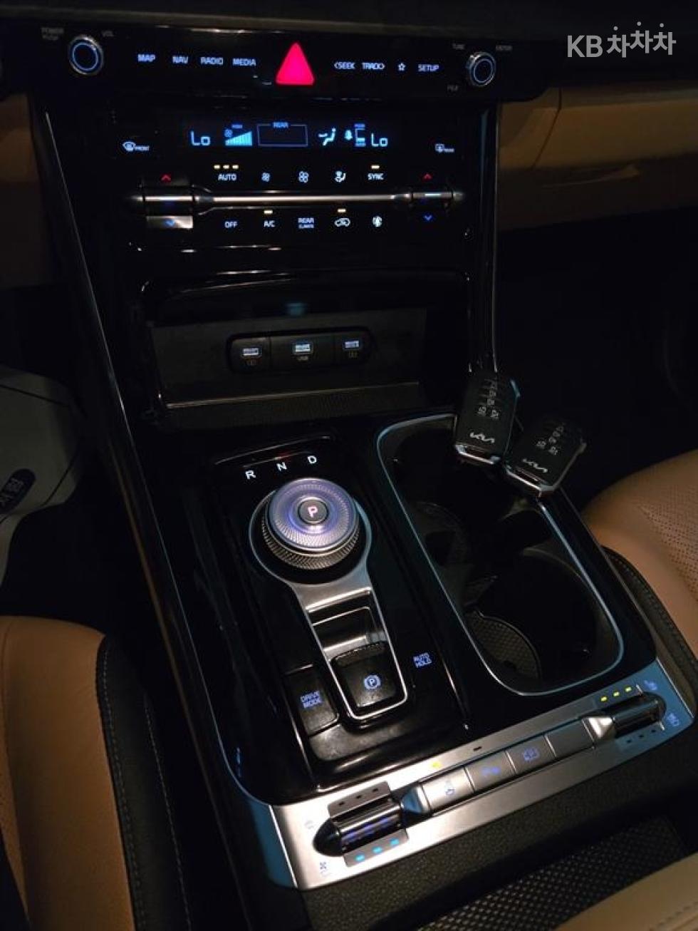 2023 - kia carnival