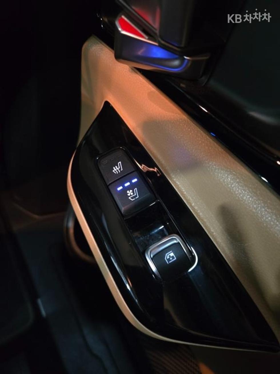 2023 - kia carnival