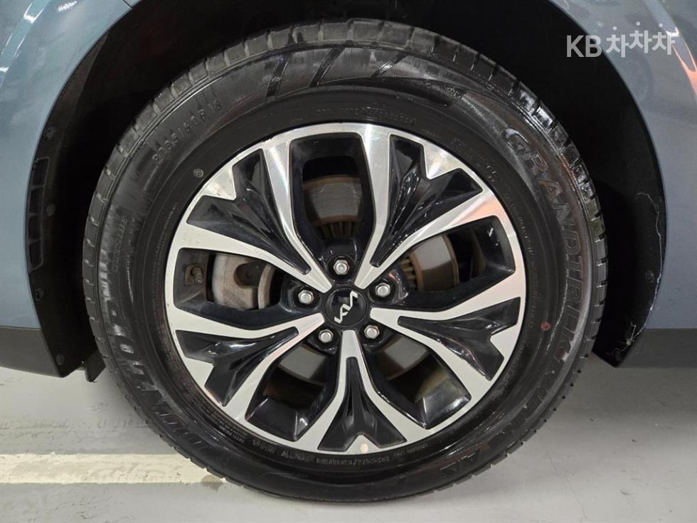 2023 - kia carnival