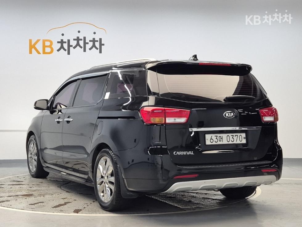 2017 - kia carnival