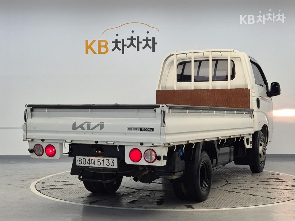 2022 - kia bongo iii