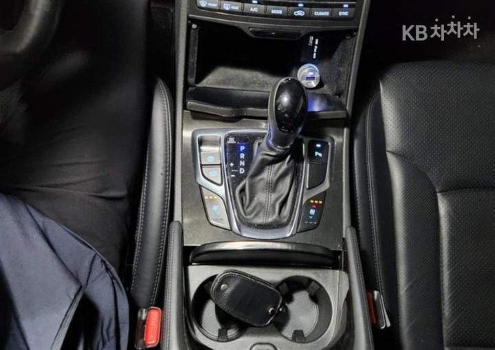 Hyundai Grandeur HG HG240 Modern Collection 8