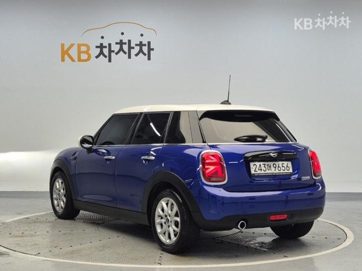 Mini Cooper 5 Duo D 1.5 High Trim 3