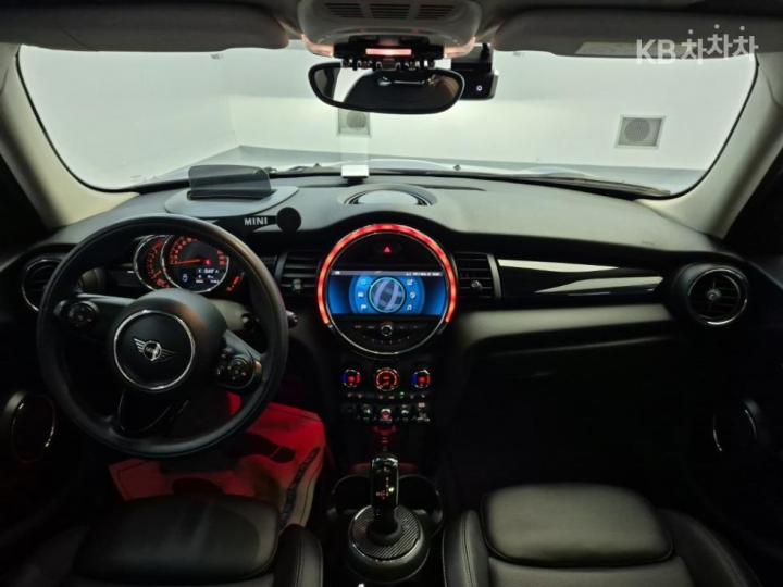 Mini Cooper 5 Duo D 1.5 High Trim 8