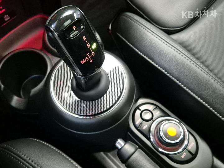 Mini Cooper 5 Duo D 1.5 High Trim 9