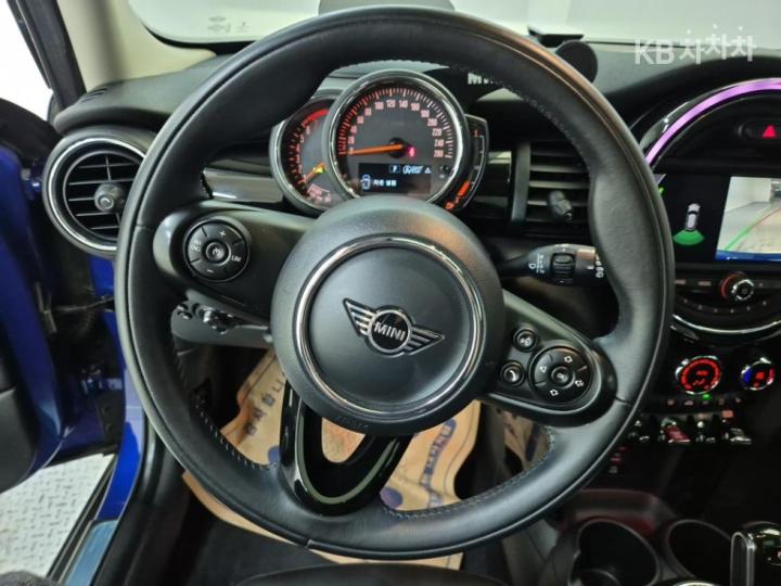 Mini Cooper 5 Duo D 1.5 High Trim 10
