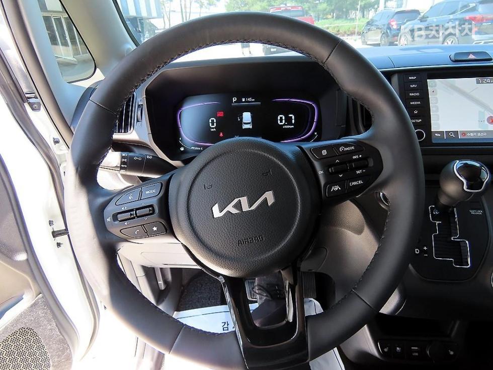 2025 - kia kia