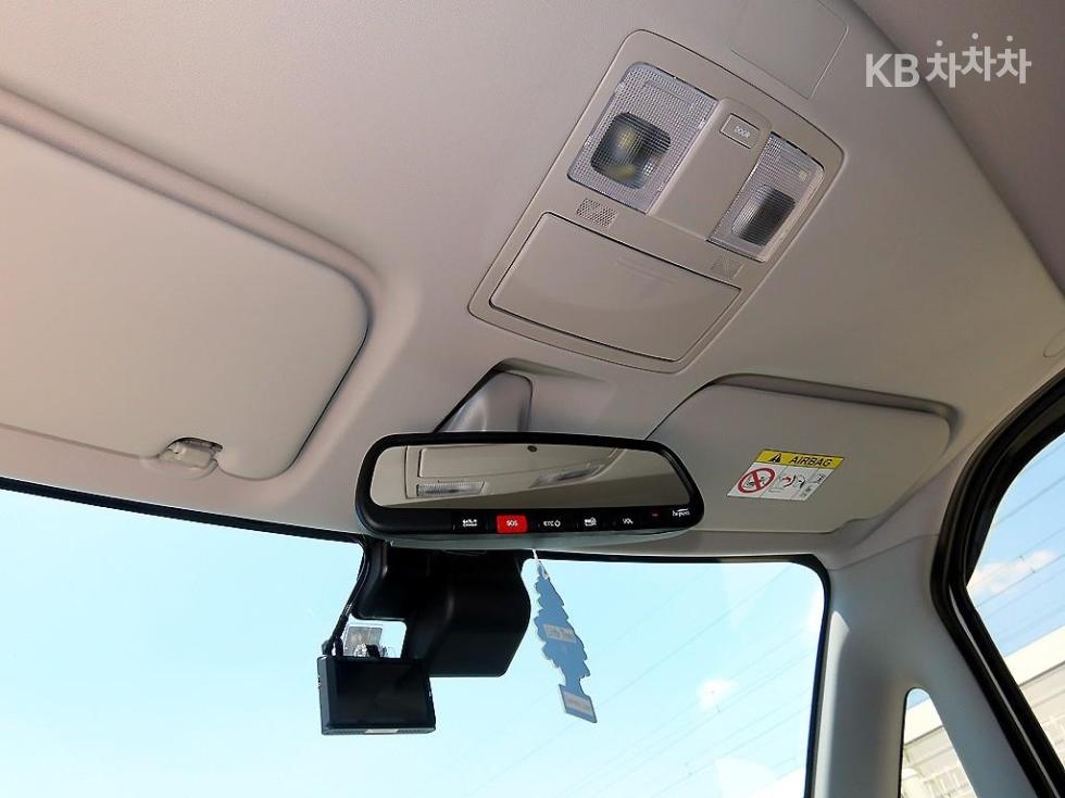 2025 - kia kia