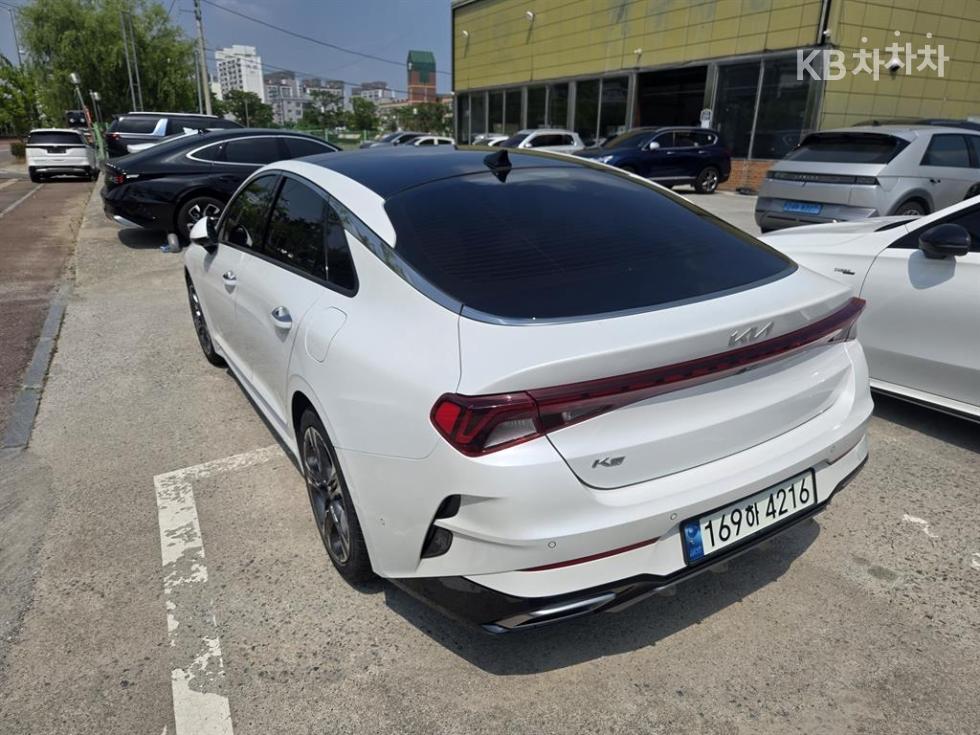 2022 - kia k5