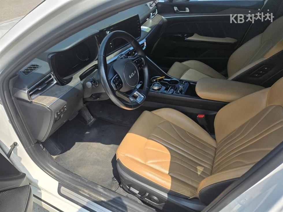 2022 - kia k5