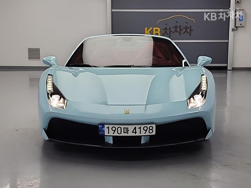 2017 Ferrari 488 photo