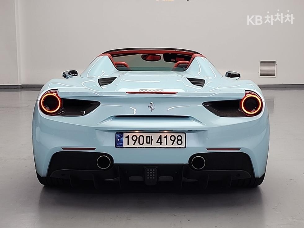 2017 Ferrari 488 photo
