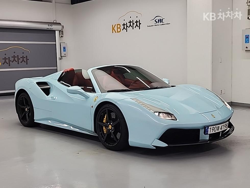 2017 Ferrari 488 photo