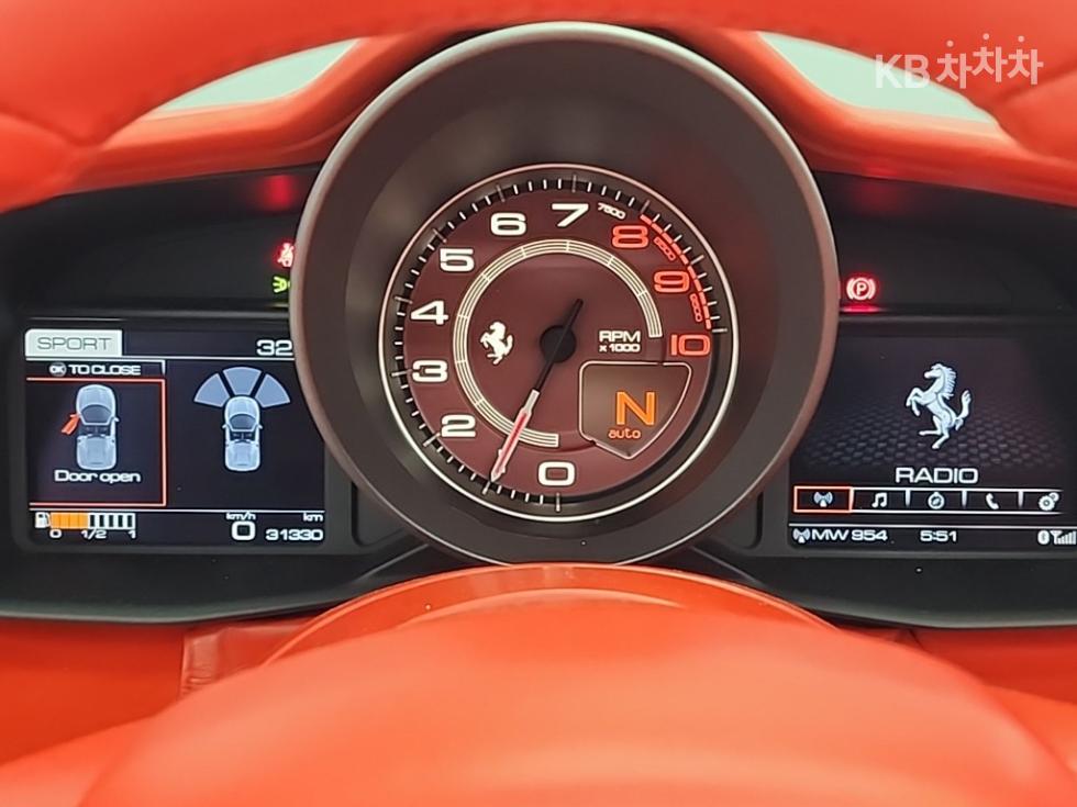 2017 Ferrari 488 photo