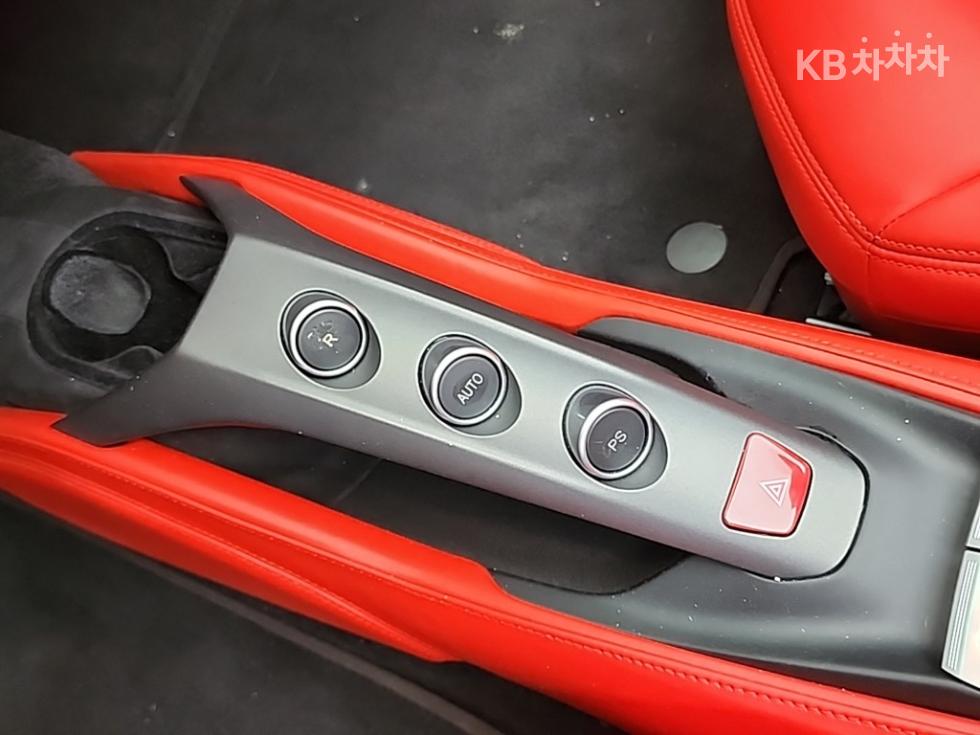 2017 Ferrari 488 photo