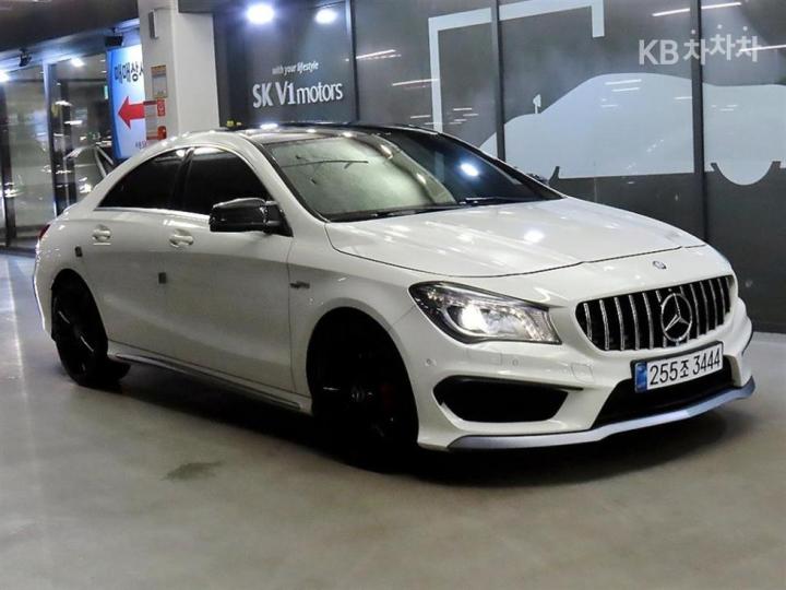 Mercedes-Benz CLA-Class CLA45AMG 4Matic C117