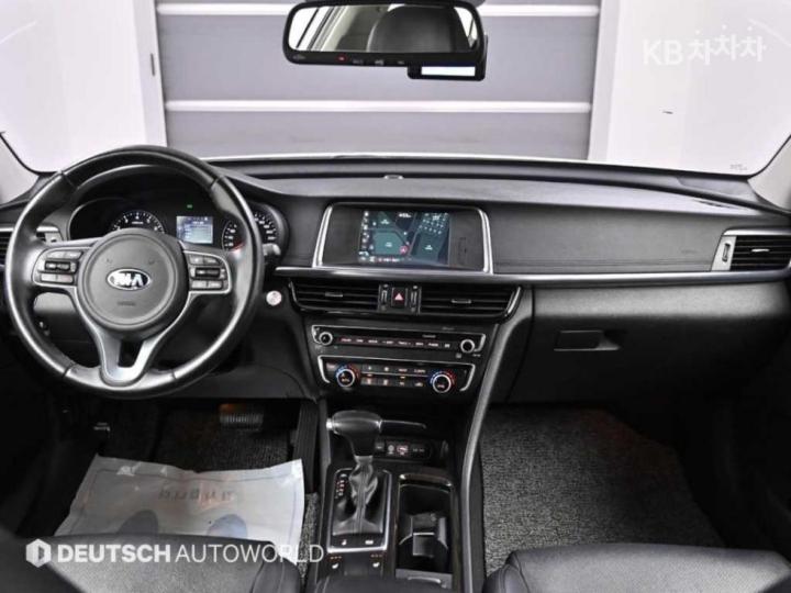 Kia K5 2.0 Gasoline MX Prestige 8
