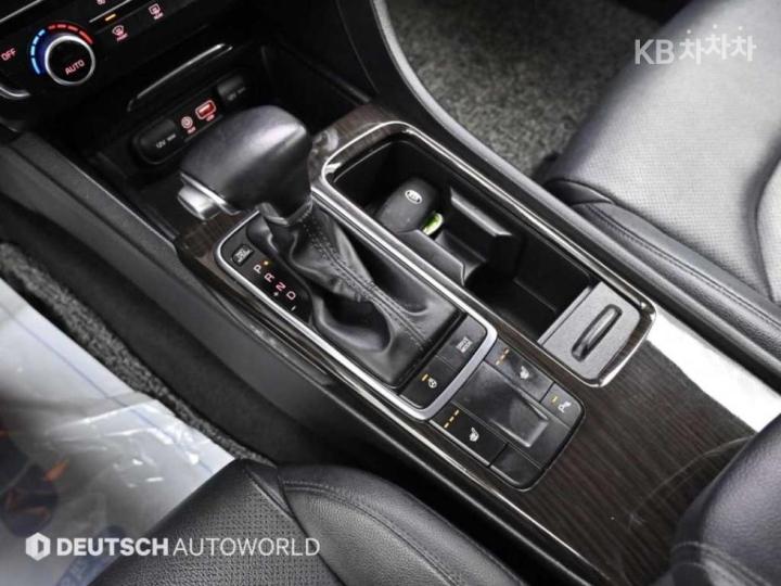 Kia K5 2.0 Gasoline MX Prestige 10