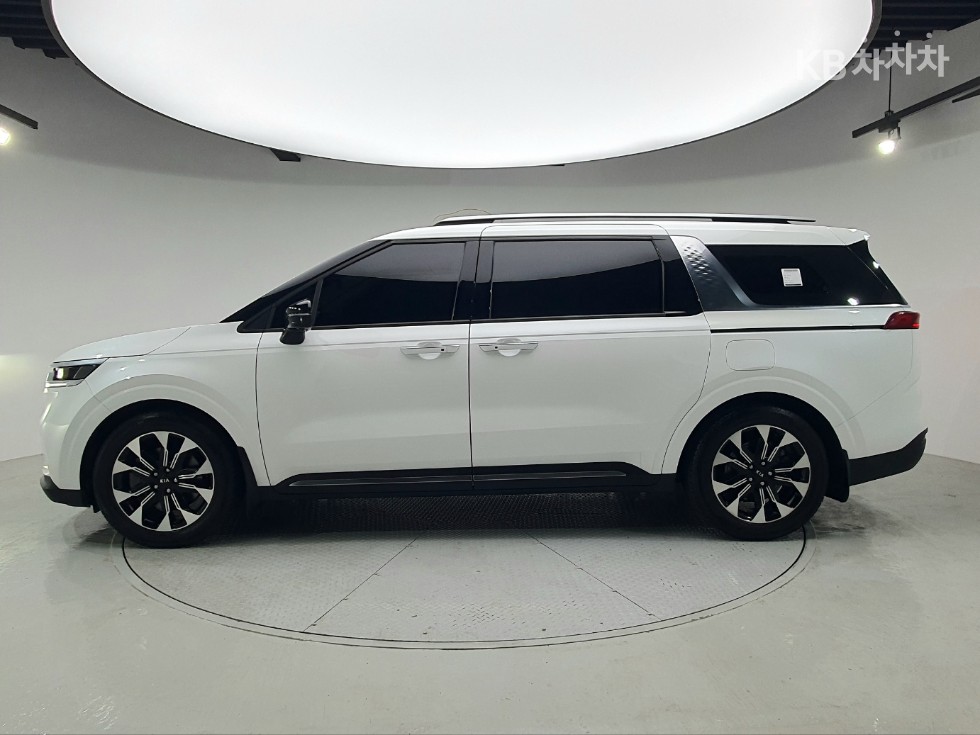 2021 - kia carnival