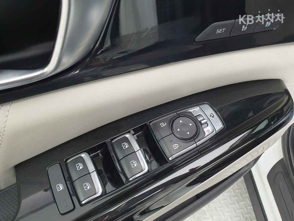 2021 - kia carnival