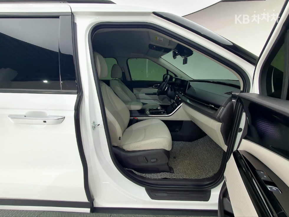 2021 - kia carnival