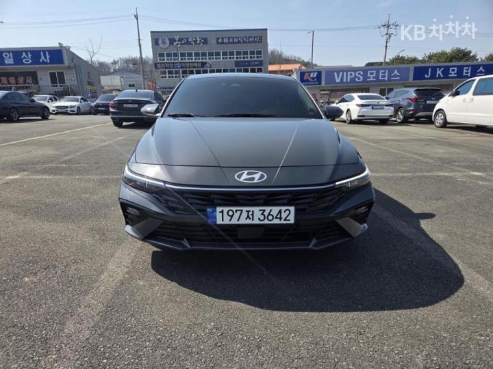 Hyundai Avante CN7 1.6 Gasoline Smart 2