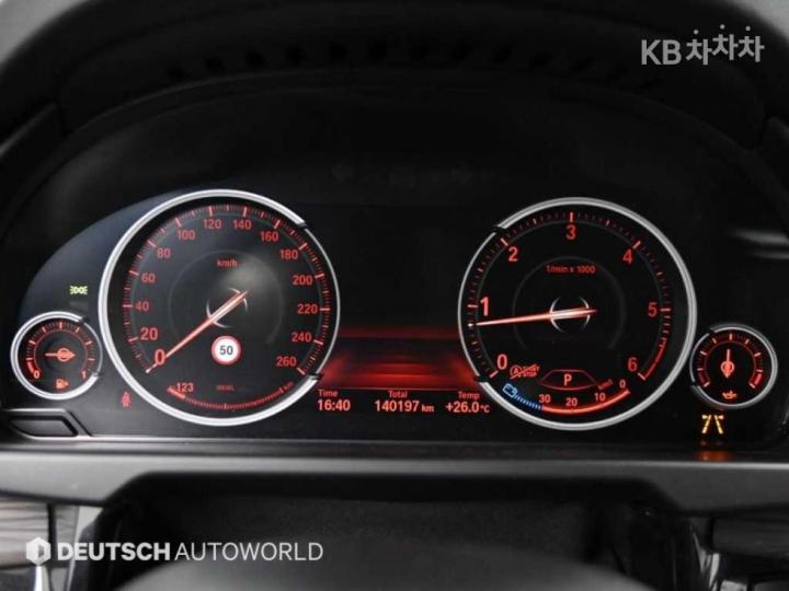 BMW X5 F15 xDrive 40d Base Type 9