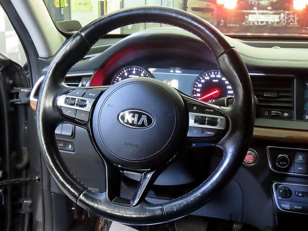 2017 - kia k7