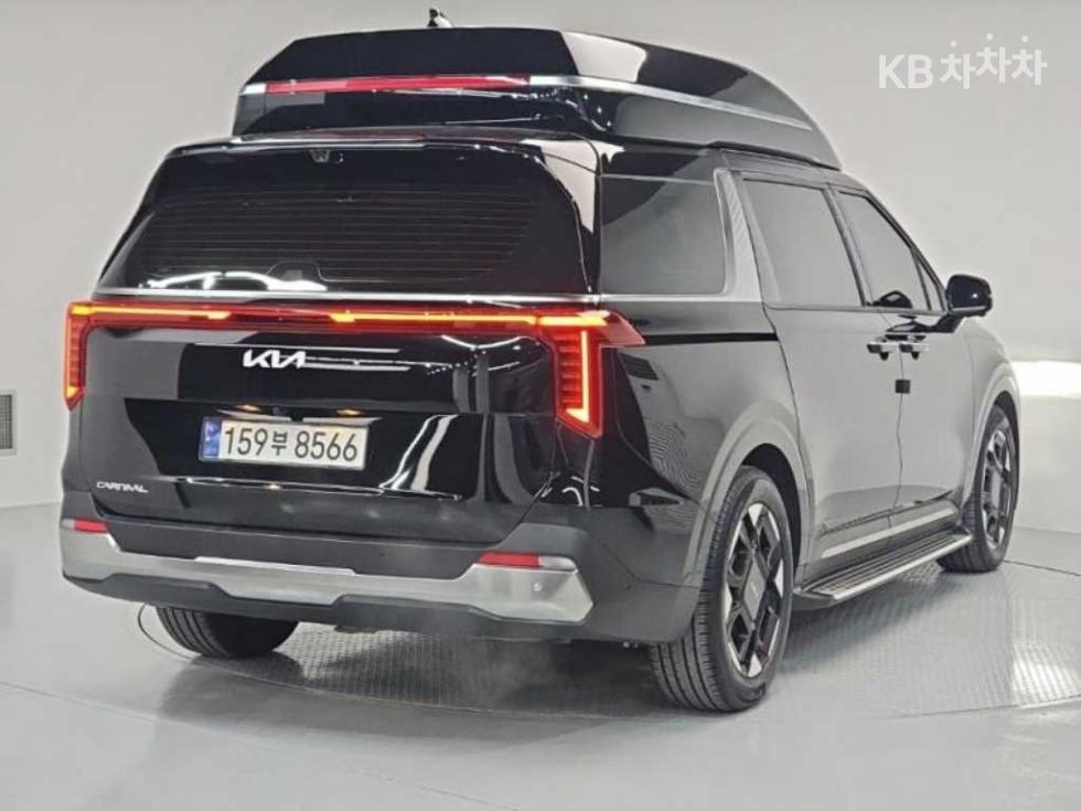 2024 Kia 4 photo