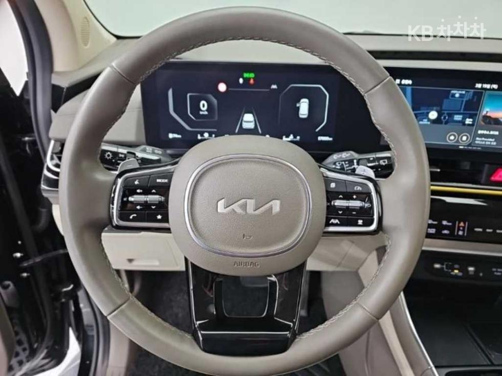 2024 Kia 4 photo